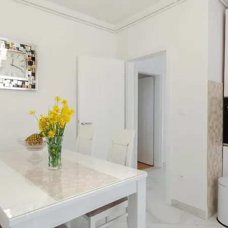شقة Family Friendly Seaside Orebic, Peljesac - 4537 *